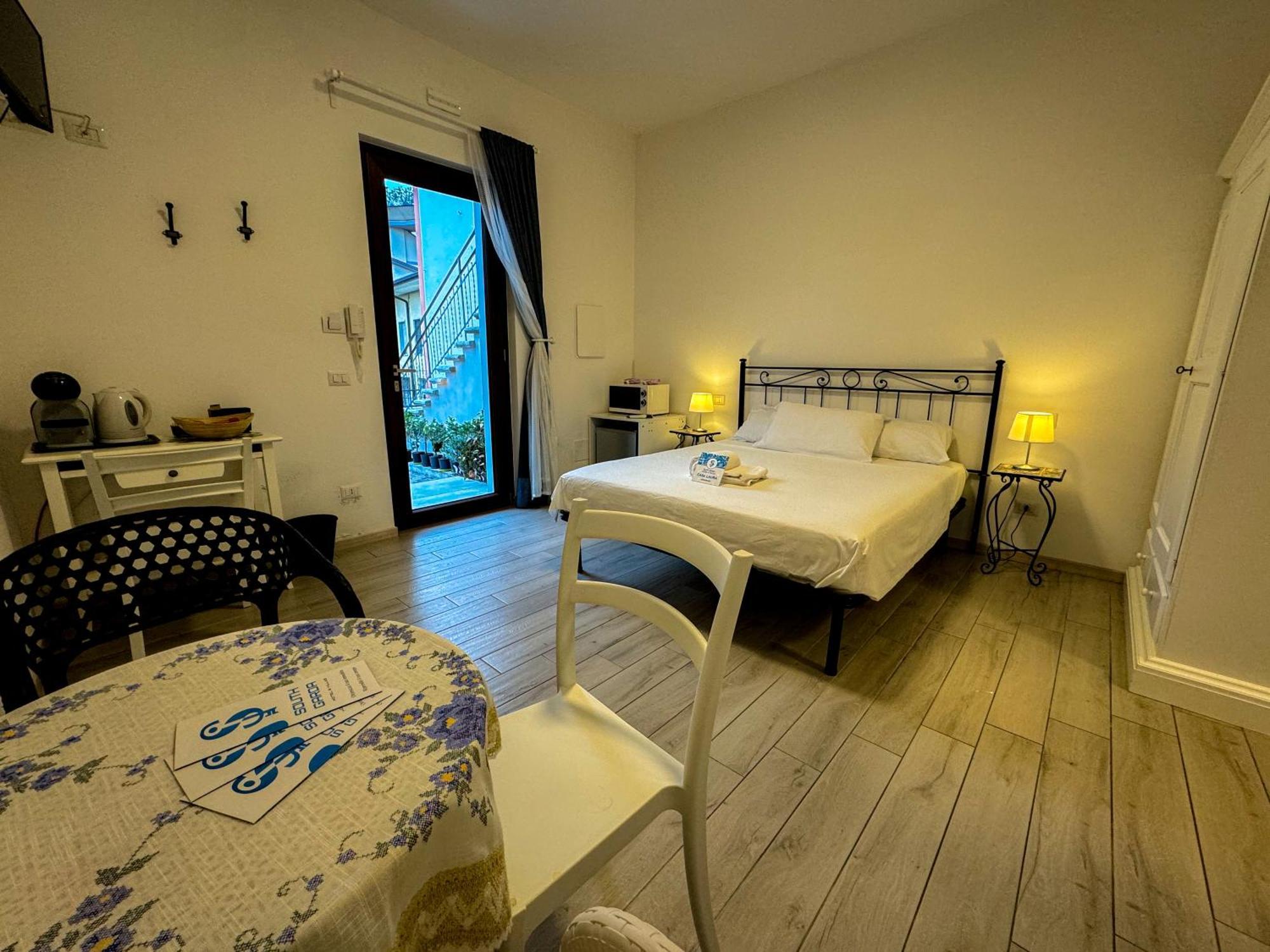 Sg Rooms - Casa Laura Peschiera del Garda Eksteriør bilde