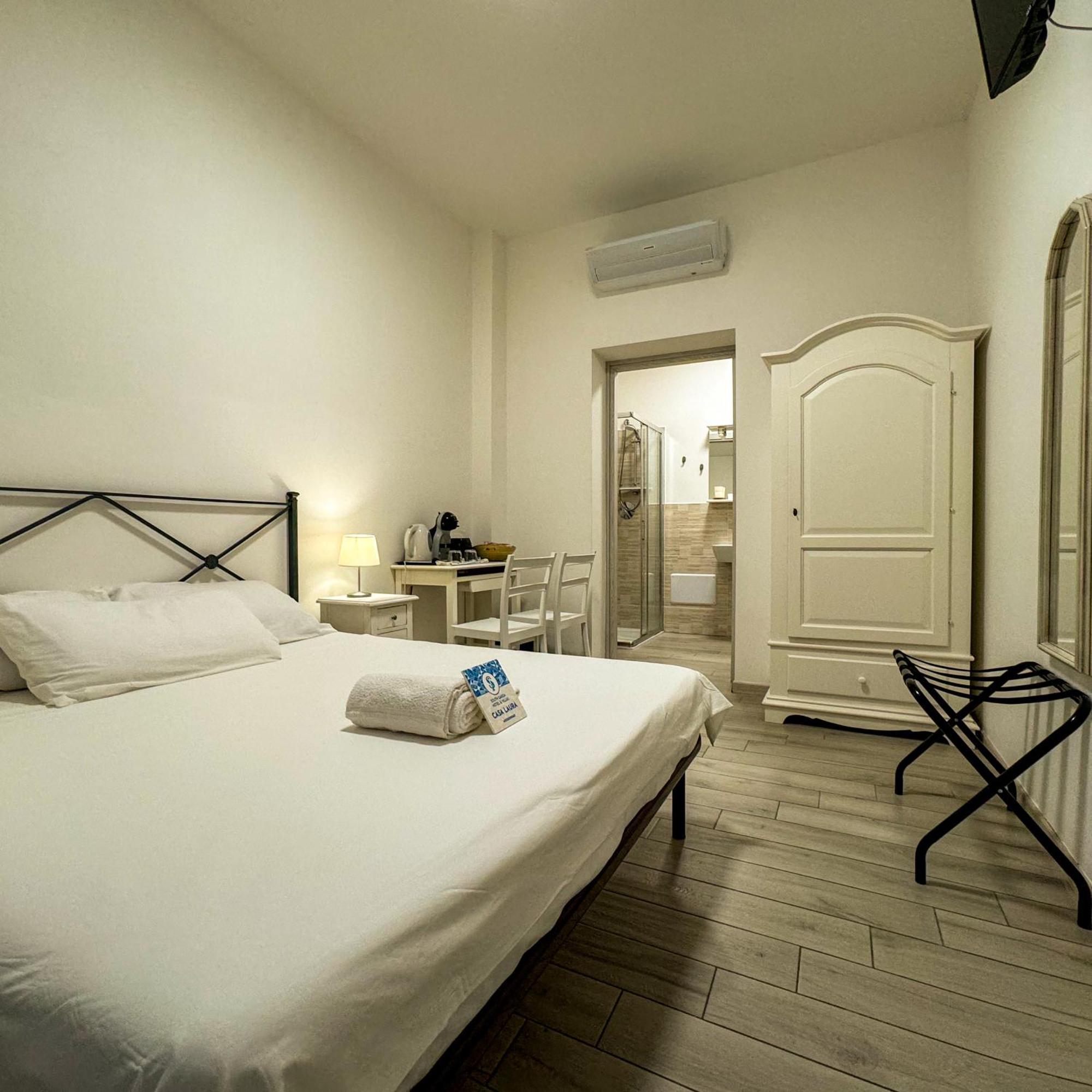 Sg Rooms - Casa Laura Peschiera del Garda Eksteriør bilde