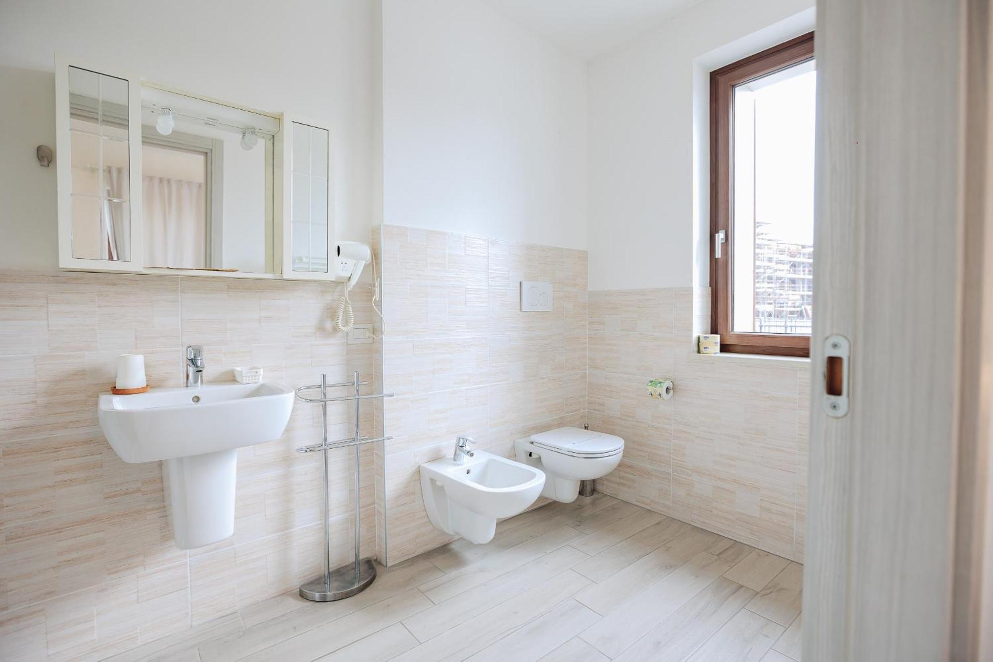 Sg Rooms - Casa Laura Peschiera del Garda Eksteriør bilde